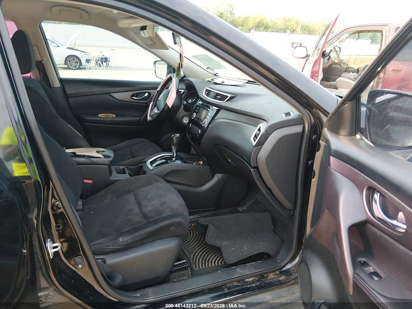 2016 NISSAN ROGUE auction photo 5