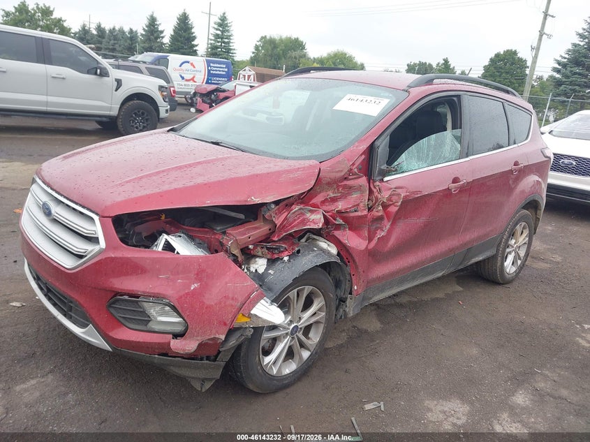 Vin: 1fmcu0hd0jua96209, lot: 46642989, ford escape sel 20182