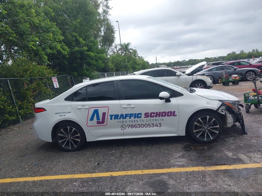 TOYOTA COROLLA - zdjęcie 13