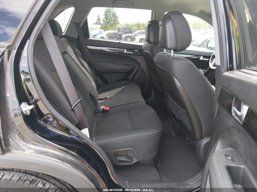 2014 KIA SORENTO auction photo 8
