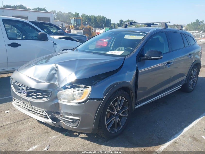 VOLVO V60 CROSS COUNTRY 2016 VIN YV4612HK7G1018327