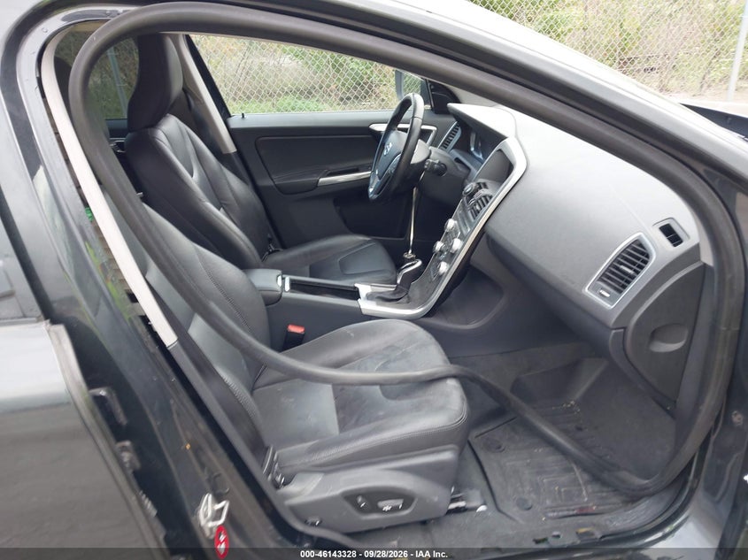 VOLVO XC60 - zdjęcie 5