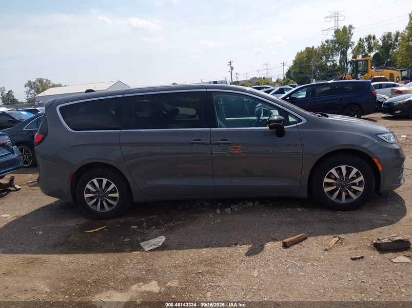 CHRYSLER PACIFICA HYBRID - zdjęcie 13