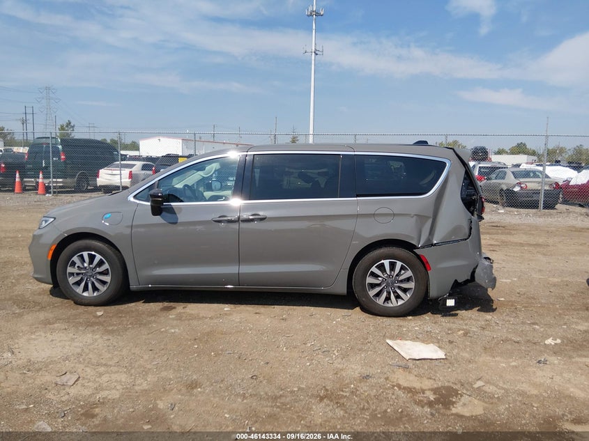 CHRYSLER PACIFICA HYBRID - zdjęcie 14