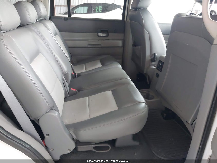 2008 DODGE DURANGO auction photo 8