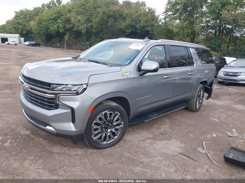 CHEVROLET SUBURBAN - zdjęcie 2