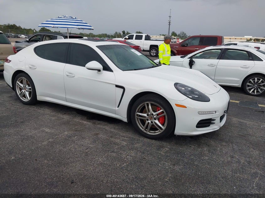 2014 PORSCHE PANAMERA 4