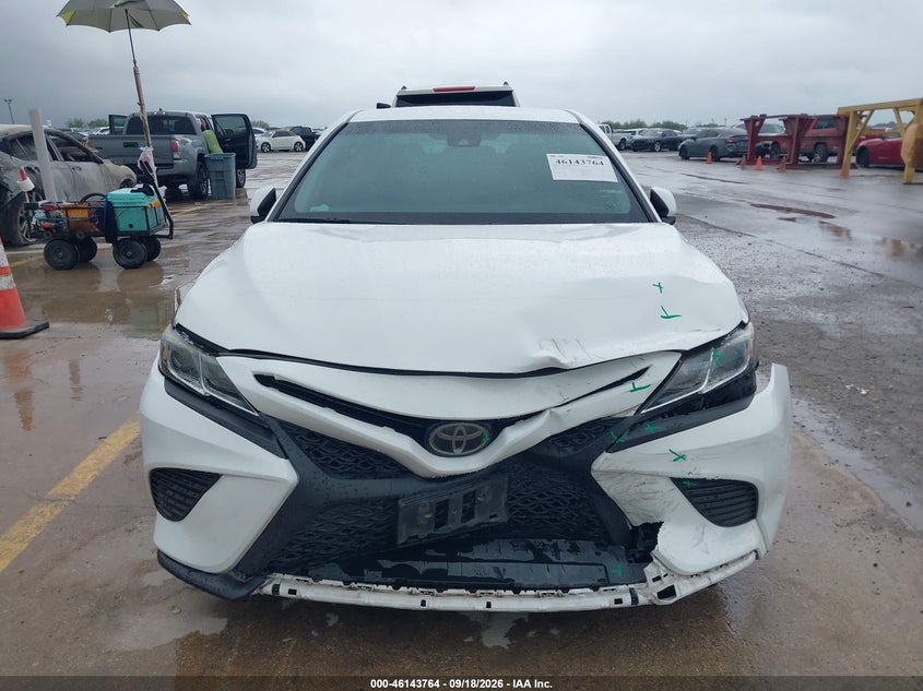TOYOTA CAMRY - zdjęcie 13