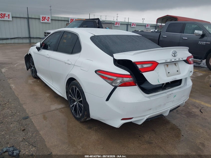 TOYOTA CAMRY - zdjęcie 3
