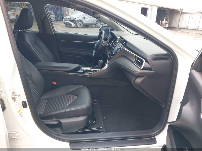 TOYOTA CAMRY - zdjęcie 5