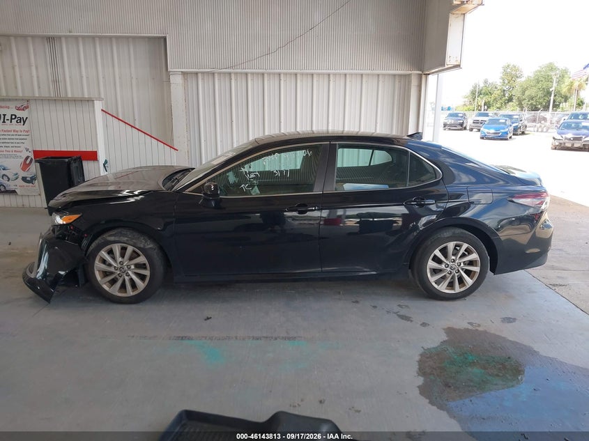 TOYOTA CAMRY - zdjęcie 14