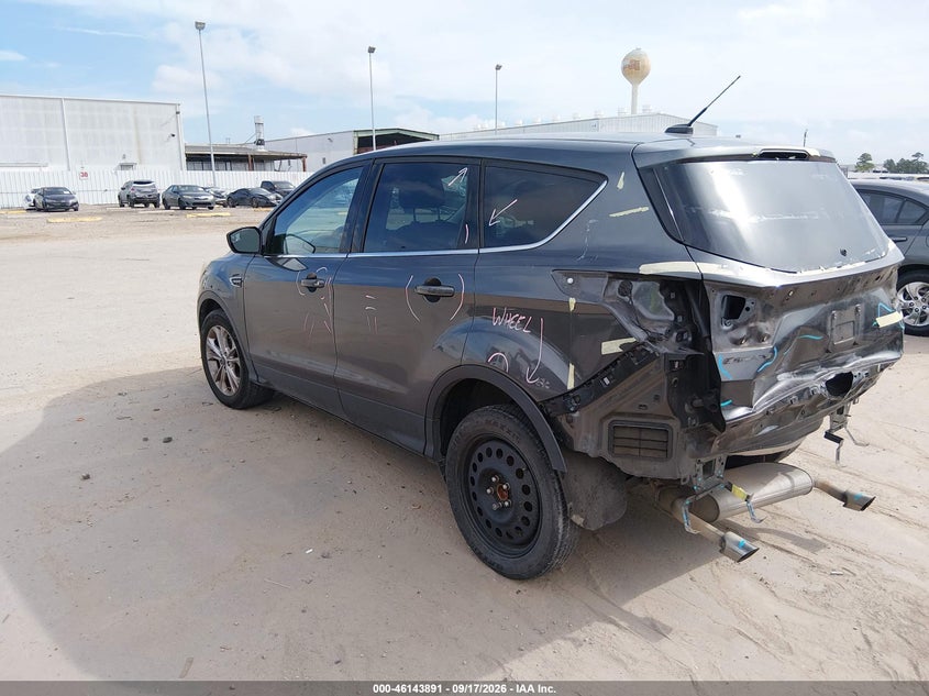 Vin: 1fmcu0gd7hua54826, lot: 46643647, ford escape se 20173