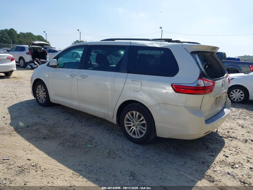 TOYOTA SIENNA - zdjęcie 3