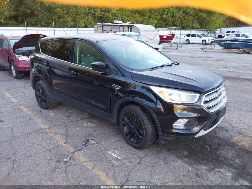 Vin: 1fmcu9gd7hub70368, lot: 46643755, ford escape se 2017 img_1