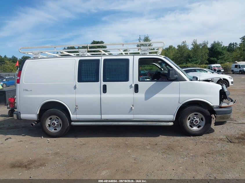 Photo 13 - GMC SAVANA 2500