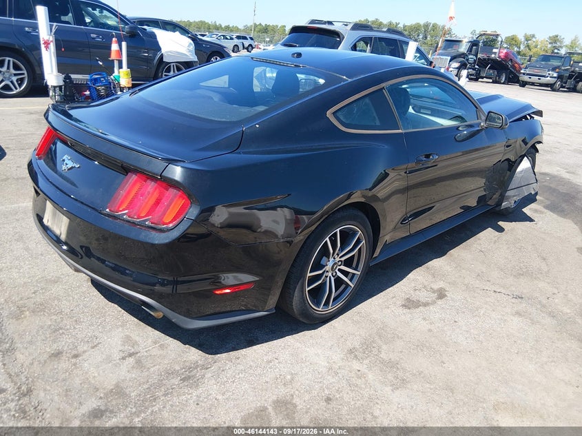 FORD MUSTANG - zdjęcie 4