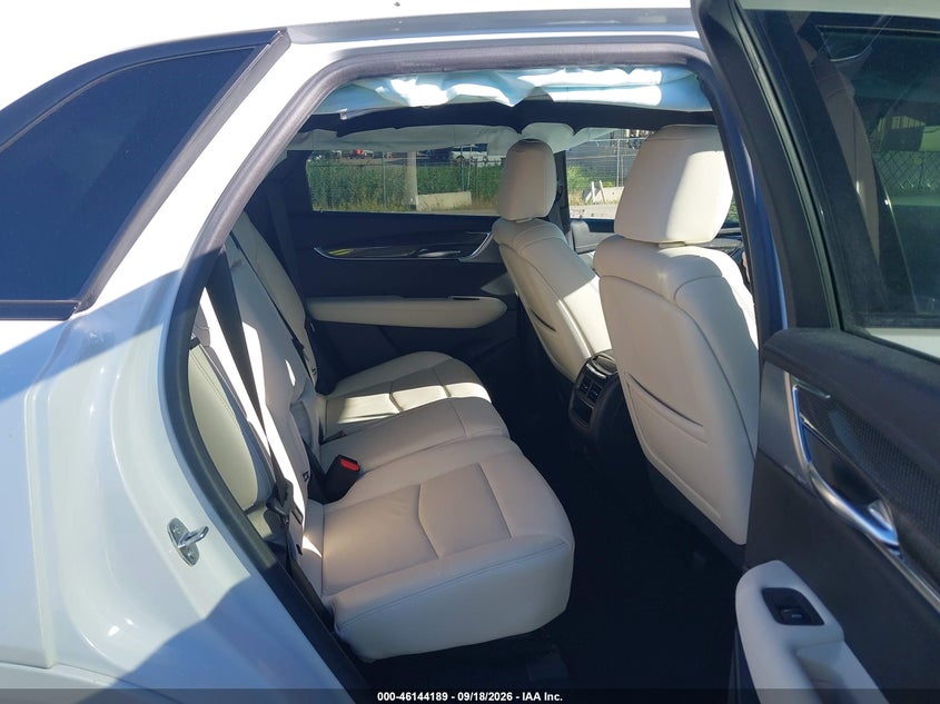 CADILLAC XT5 - zdjęcie 8