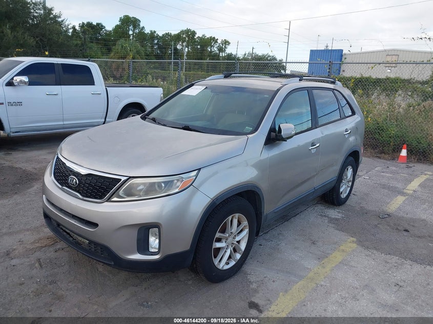 2014 KIA SORENTO auction photo 2