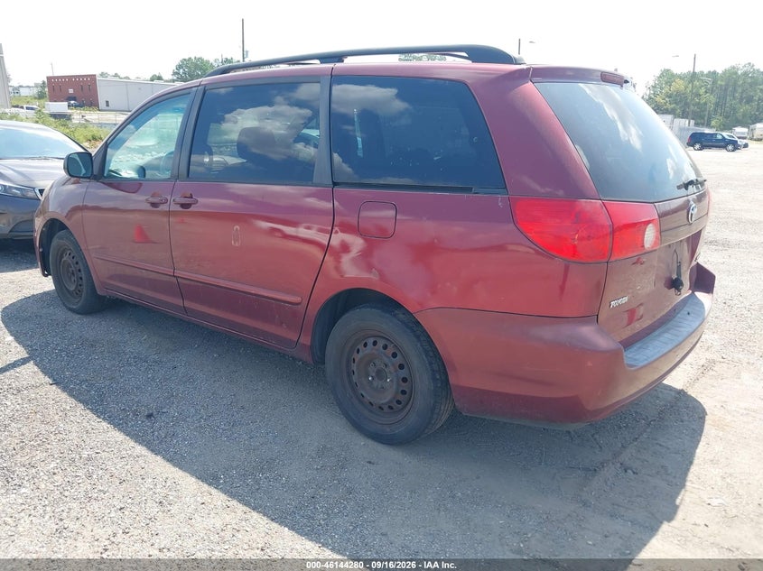 2008 TOYOTA SIENNA auction photo 3