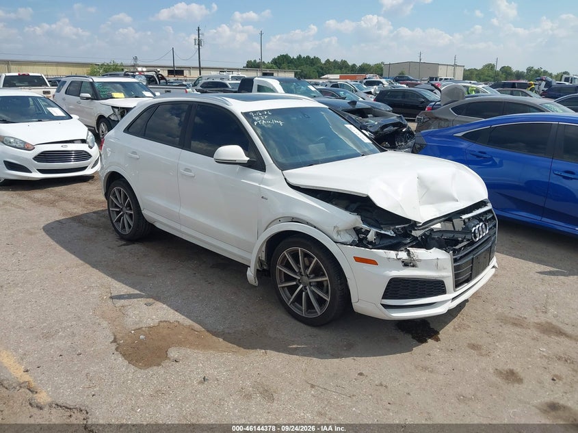 Vin: wa1bccfsxjr023139, lot: 46644135, audi q3 2.0t premium/2.0t sport premium 2018 img_1