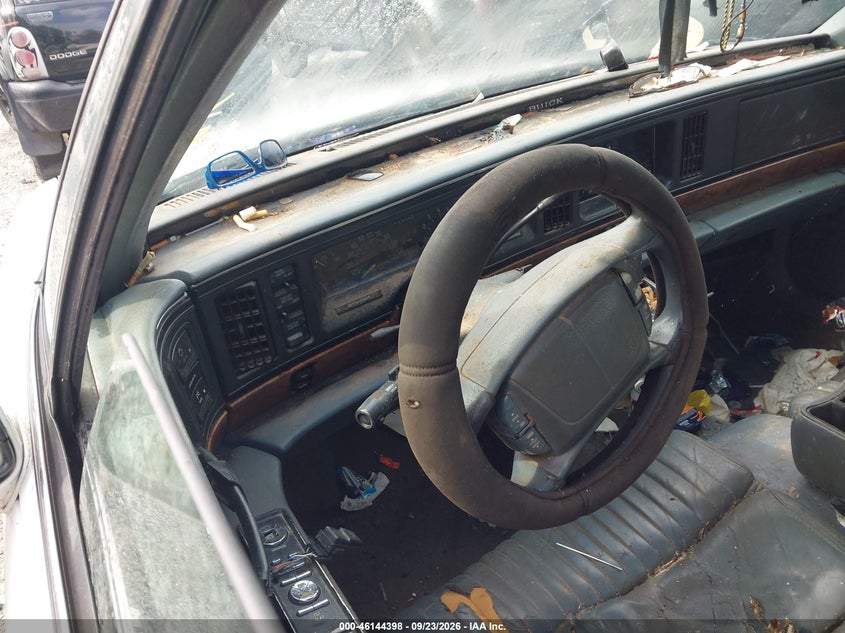 BUICK PARK AVENUE 1994 VIN 1G4CW52L4RH609960