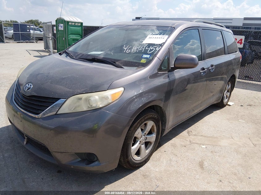 Vin: 5tdkk3dc8ds310490, lot: 46644210, toyota sienna le v6 8 passenger 20132