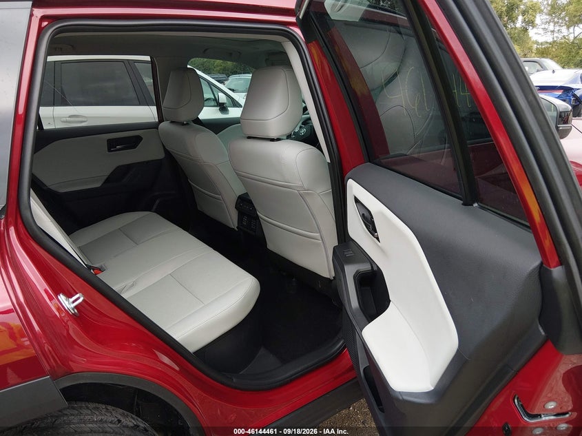 TOYOTA RAV4 - zdjęcie 8