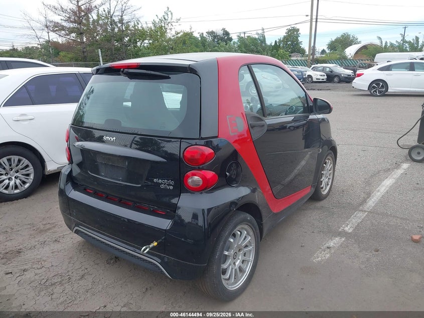 Vin: wmeej9aa5ek731115, lot: 46644251, smart fortwo electric drive passion 20144