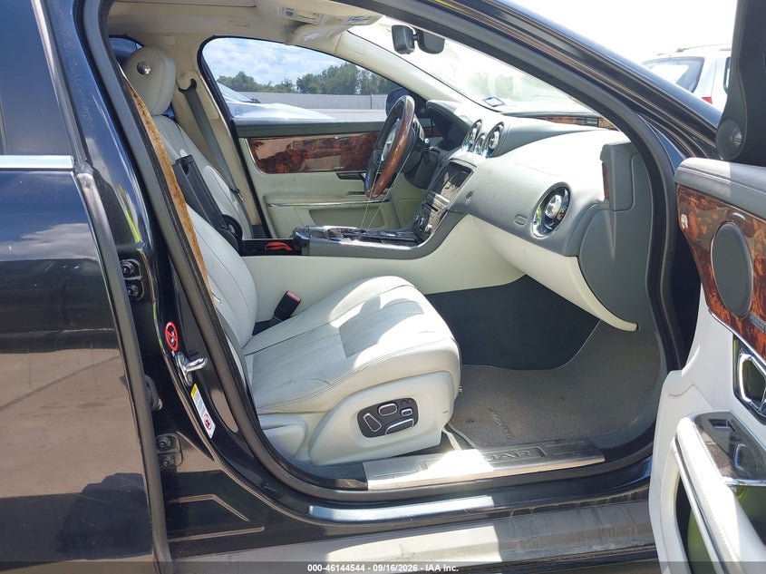 JAGUAR XJ 2015 VIN SAJWA2GZ8F8V90161