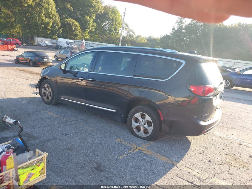 Vin: 2c4rc1egxhr845045, lot: 46644380, chrysler pacifica touring-l plus 20173