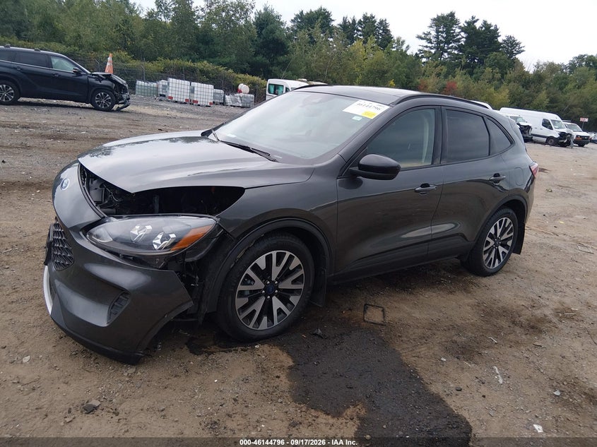Vin: 1fmcu9bzxluc55331, lot: 46644553, ford escape se sport hybrid 20202
