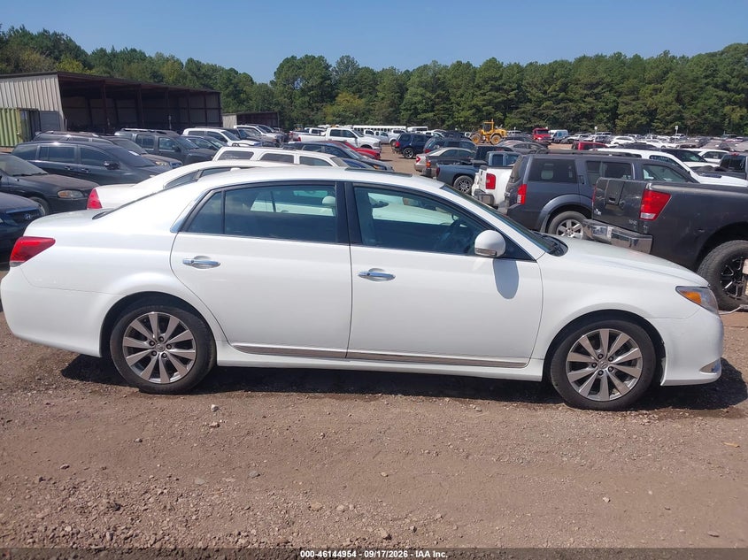 2011 TOYOTA AVALON LIMITED · Фото 13