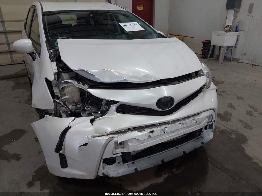 TOYOTA PRIUS V - zdjęcie 6