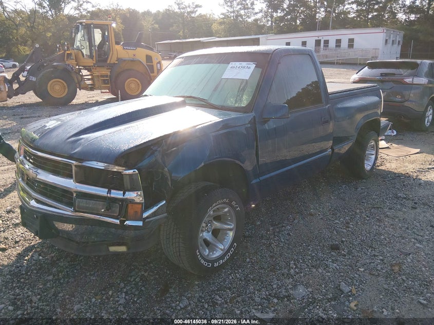 1994 Chevrolet Gmt-400 C1500, Left Front, IAAI, VIN 1GBDC14KXRZ162743 — photo 2