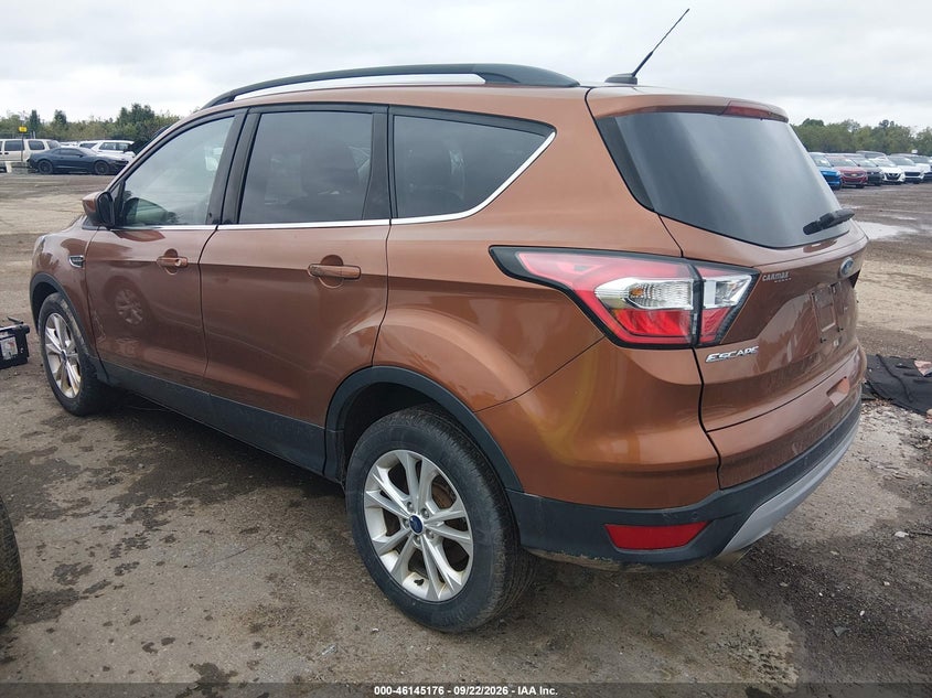 Vin: 1fmcu0gd7hua22099, lot: 46644933, ford escape se 20173