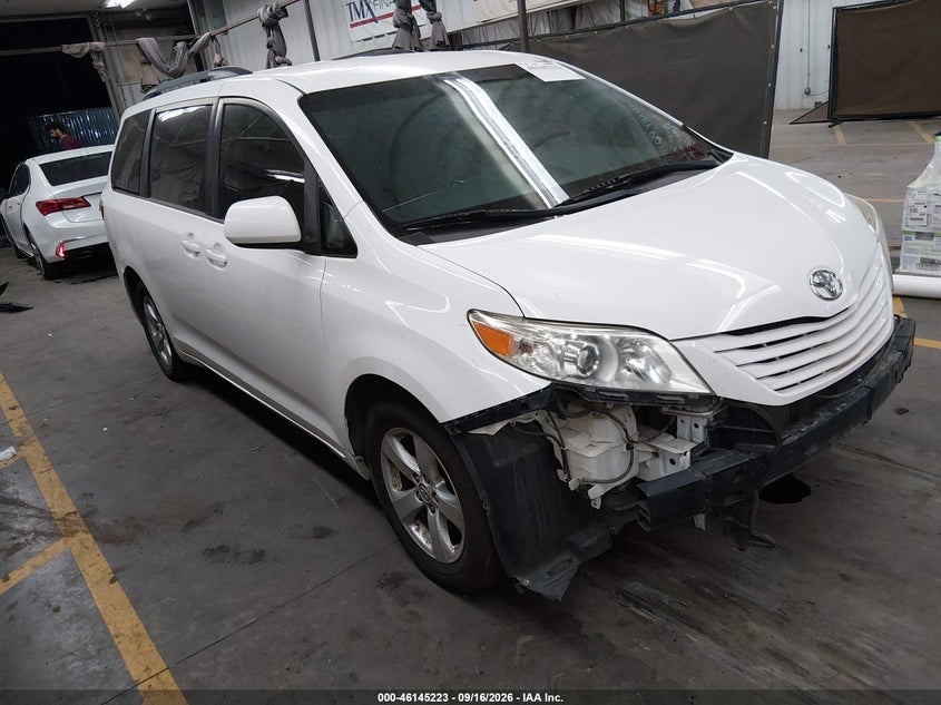 Vin: 5tdkz3dc4hs855460, lot: 46644980, toyota sienna le 8 passenger 2017 img_1