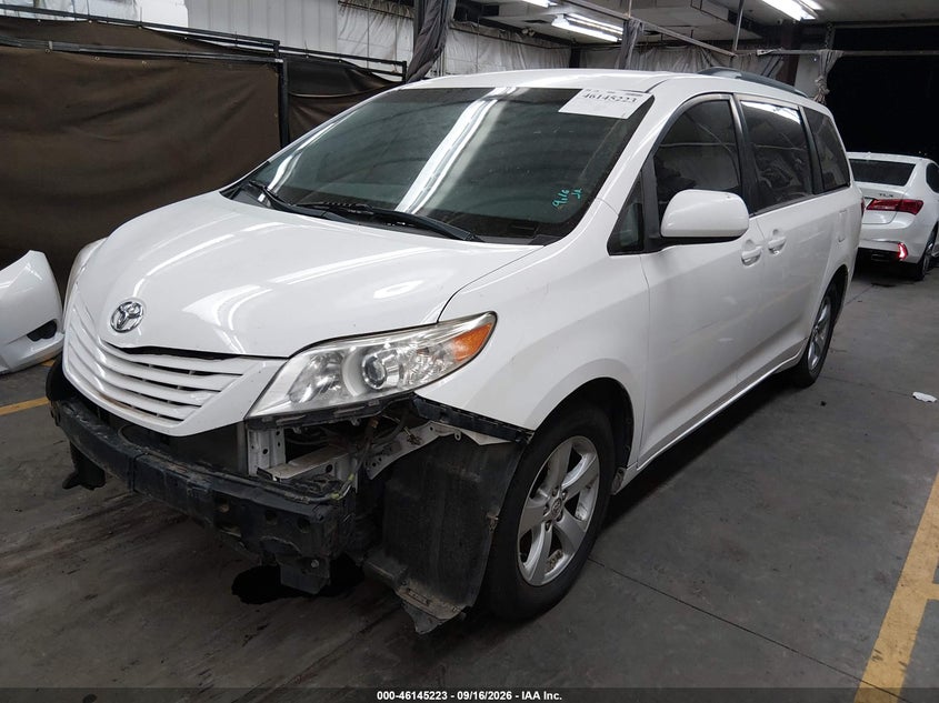 Vin: 5tdkz3dc4hs855460, lot: 46644980, toyota sienna le 8 passenger 20172