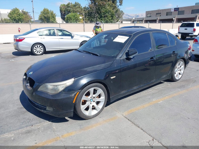 2010 BMW 535I · Фото 2