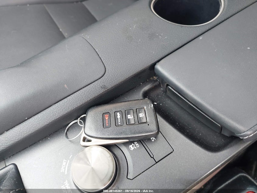2015 LEXUS IS 250 · Фото 11