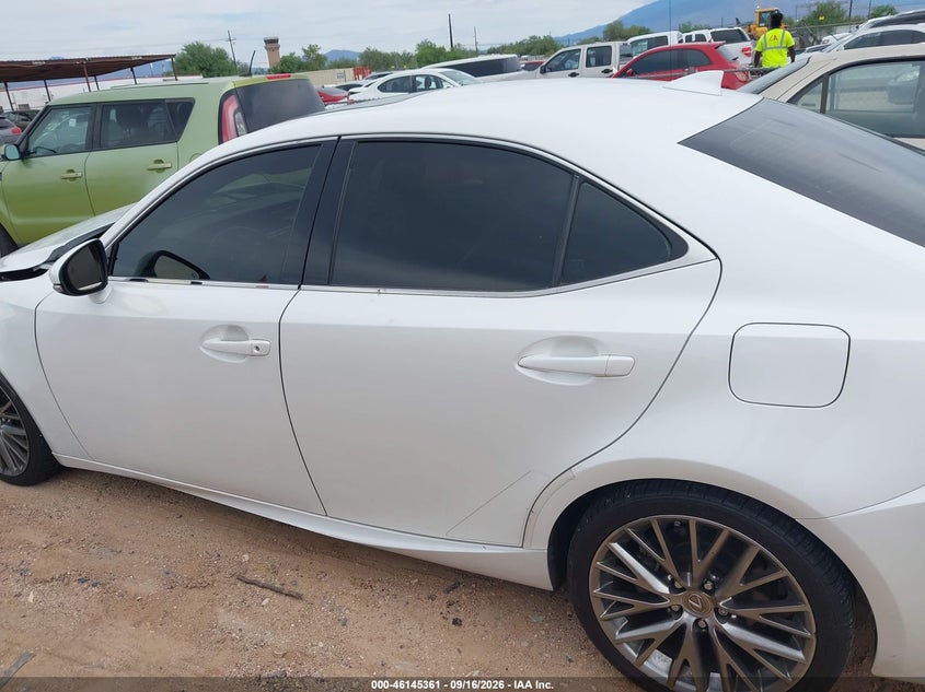 2015 LEXUS IS 250 · Фото 14