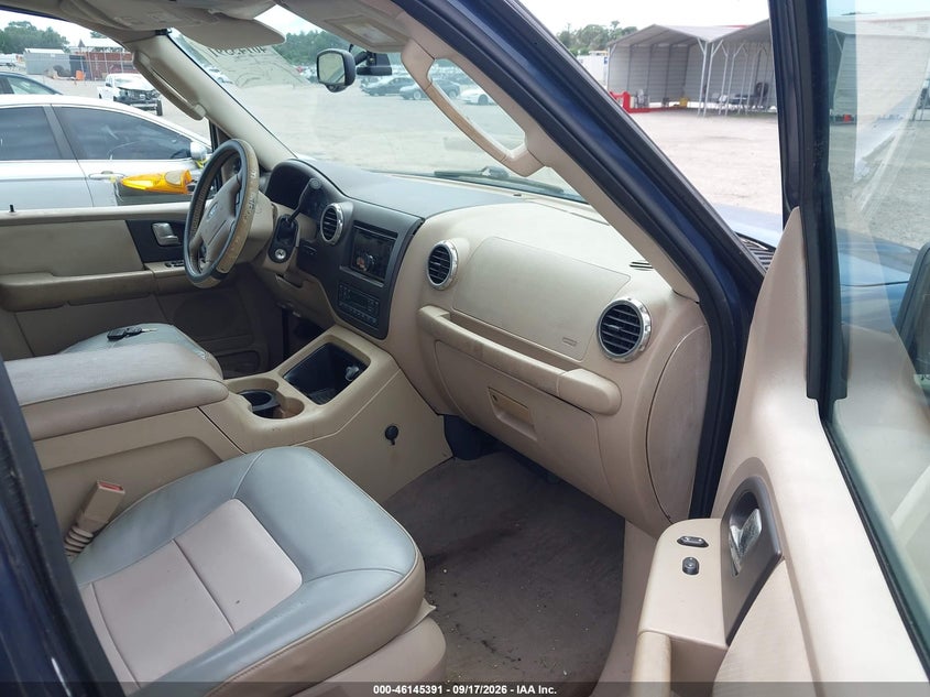 2004 FORD EXPEDITION auction photo 5