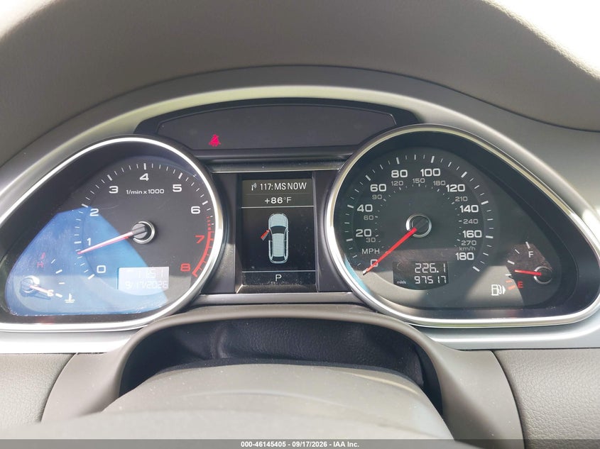 AUDI Q7 2013 VIN WA1DGAFE4DD005815
