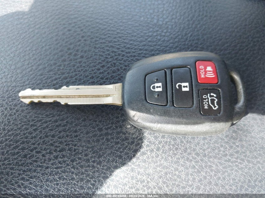 TOYOTA RAV4 - zdjęcie 11
