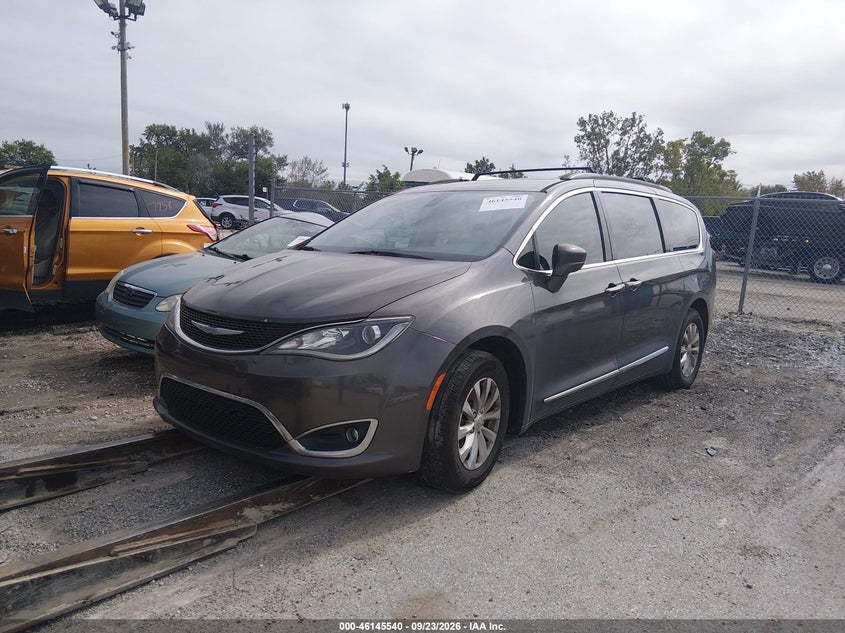 Vin: 2c4rc1bg7hr721934, lot: 46645297, chrysler pacifica touring-l 20172