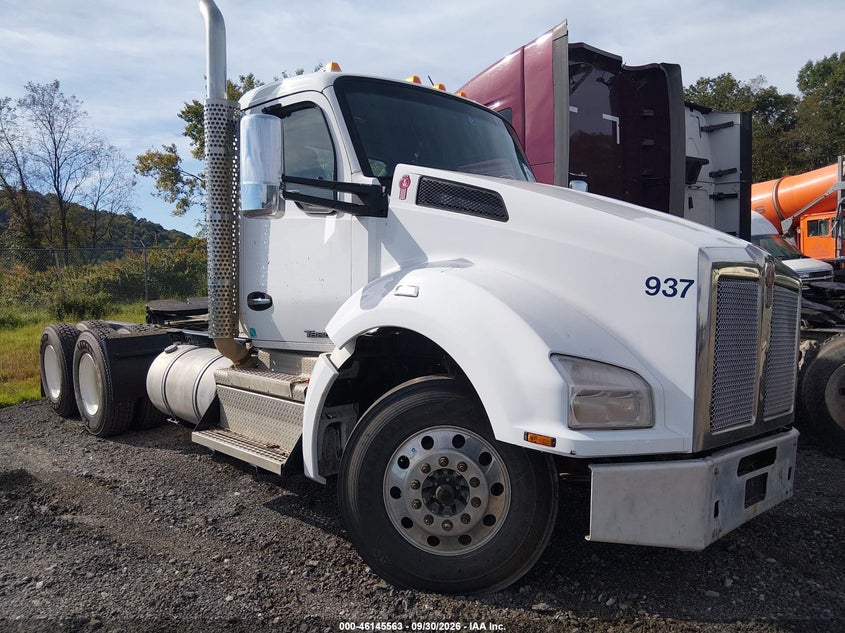 2020 KENWORTH T880