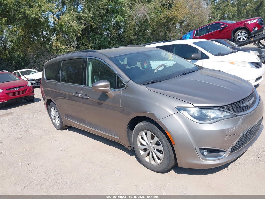 Vin: 2c4rc1bgxhr739313, lot: 46645402, chrysler pacifica touring-l 2017 img_1