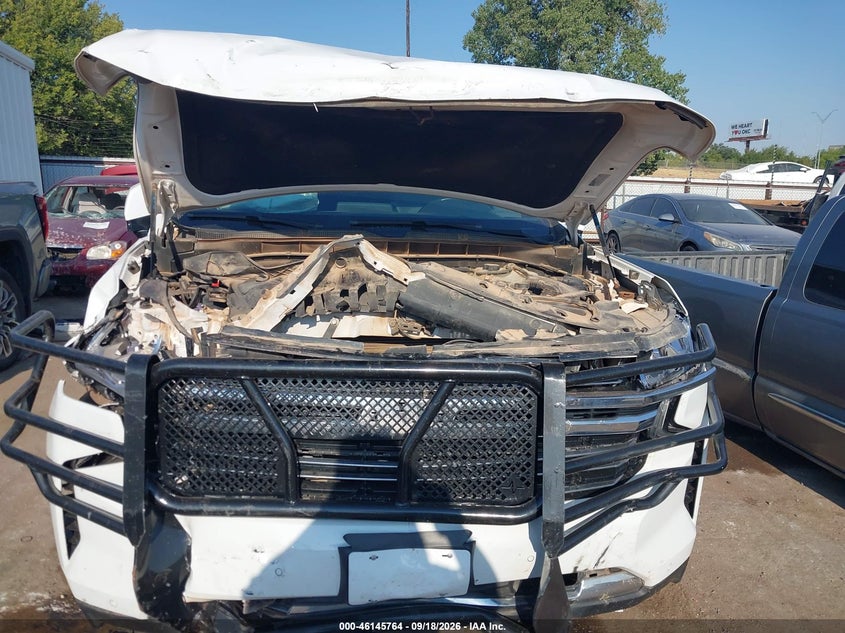 CHEVROLET SUBURBAN - zdjęcie 12