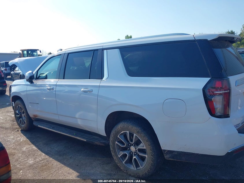 CHEVROLET SUBURBAN - zdjęcie 14