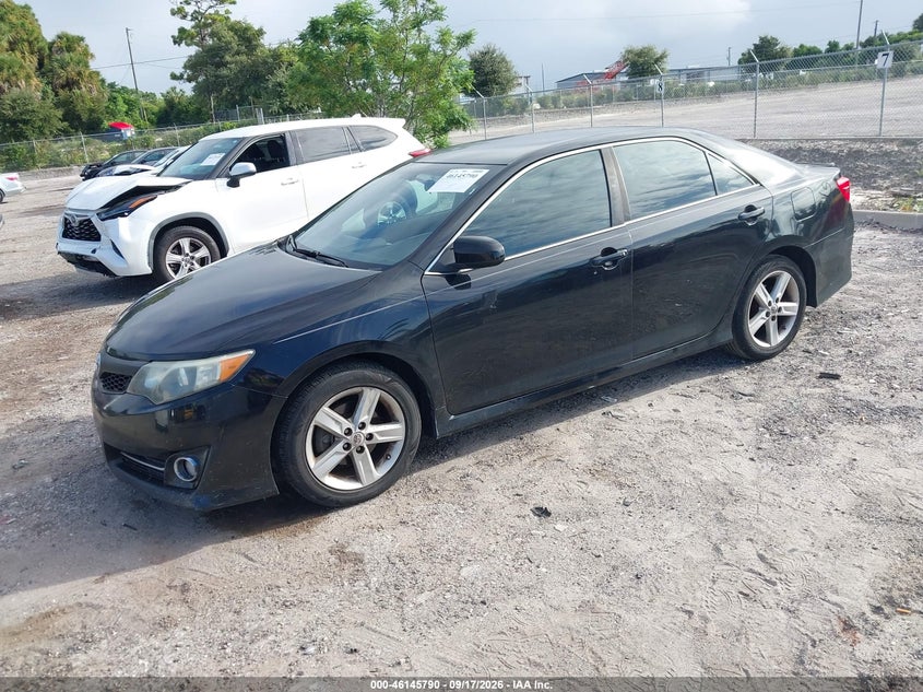 Vin: 4t1bf1fk5eu468064, lot: 46645547, toyota camry se 20142