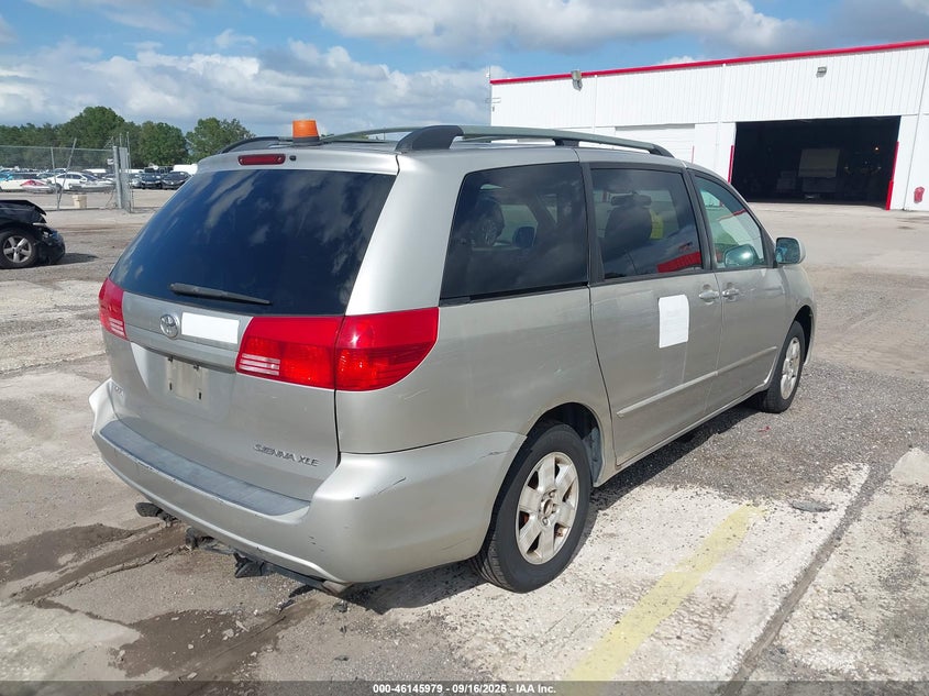 2004 TOYOTA SIENNA auction photo 4